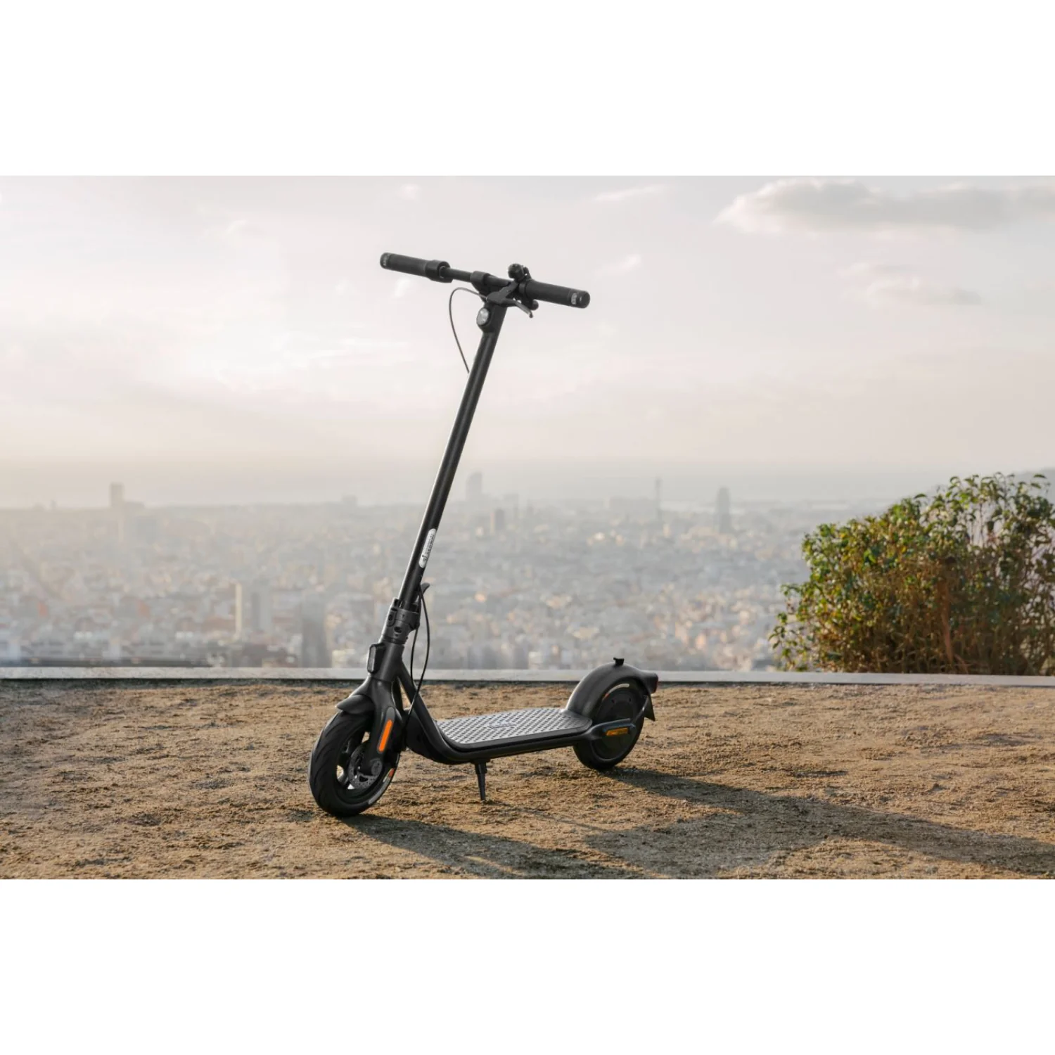 Segway Ninebot F2 Black Electric Kick Scooter with 18mph Max Speed - Image 6