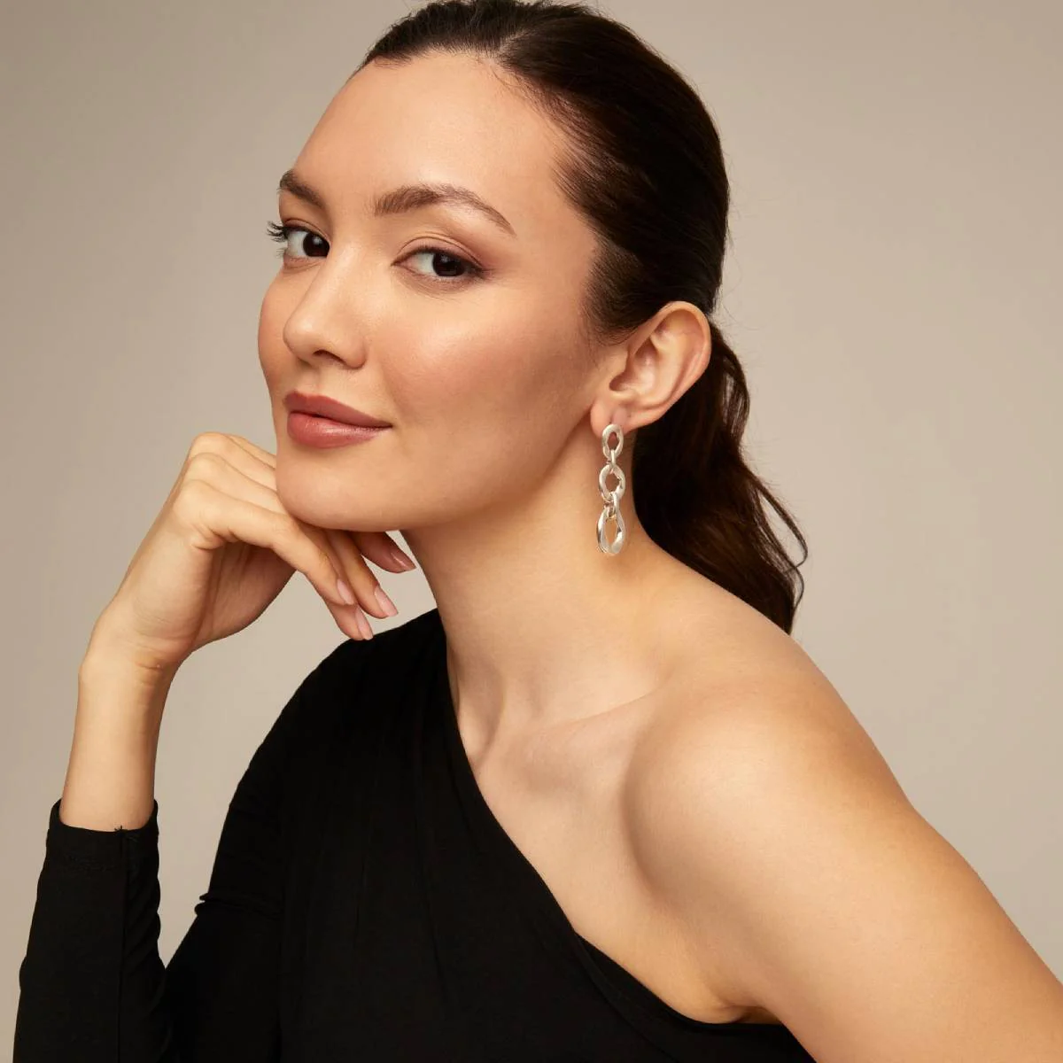 UNOde50 Joyful Women's Three Links Drop Earrings in Metal - Image 3